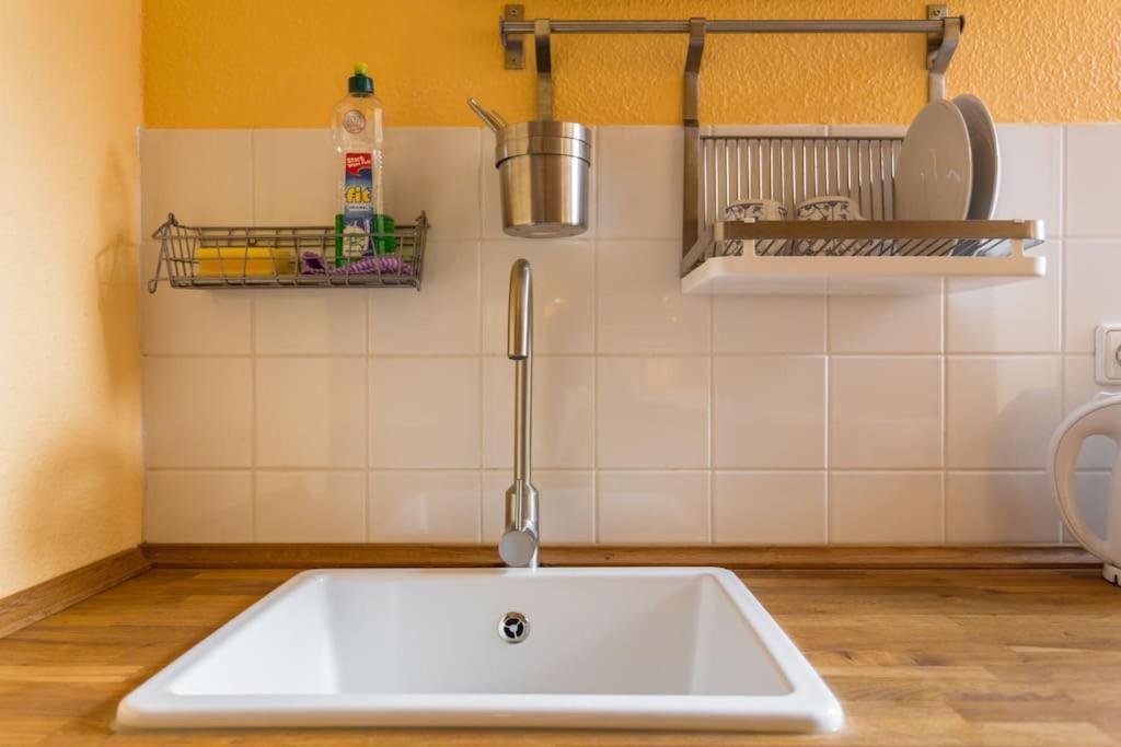 Zentrale Altbauwohnung Im Helmholtzkiez Berlín Exterior foto